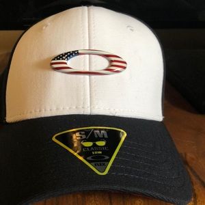 Men’s Oakley hat